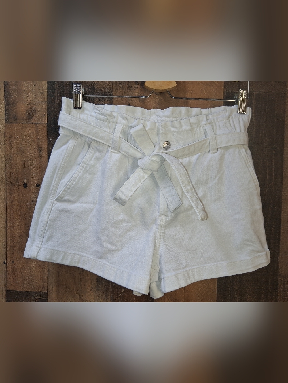American Eagle AE Stretch Mom Short White Belted Size 4